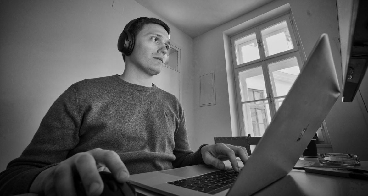 An eLearning developer looking at a computer screen